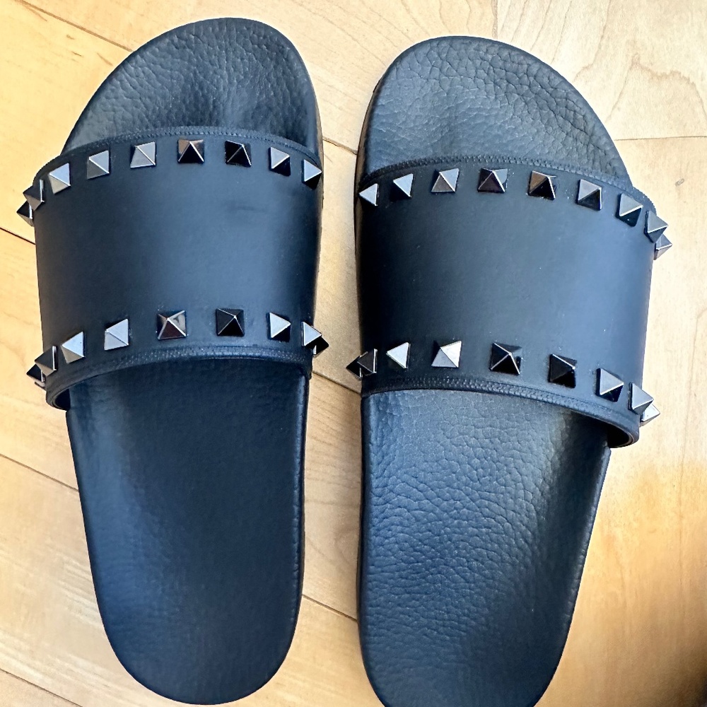 Valentino rockstud slides